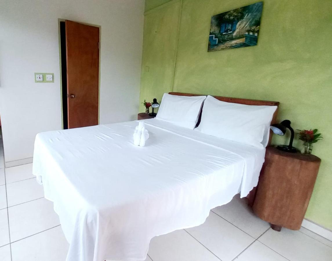 Serenity Lodges Dominica Marigot 외부 사진