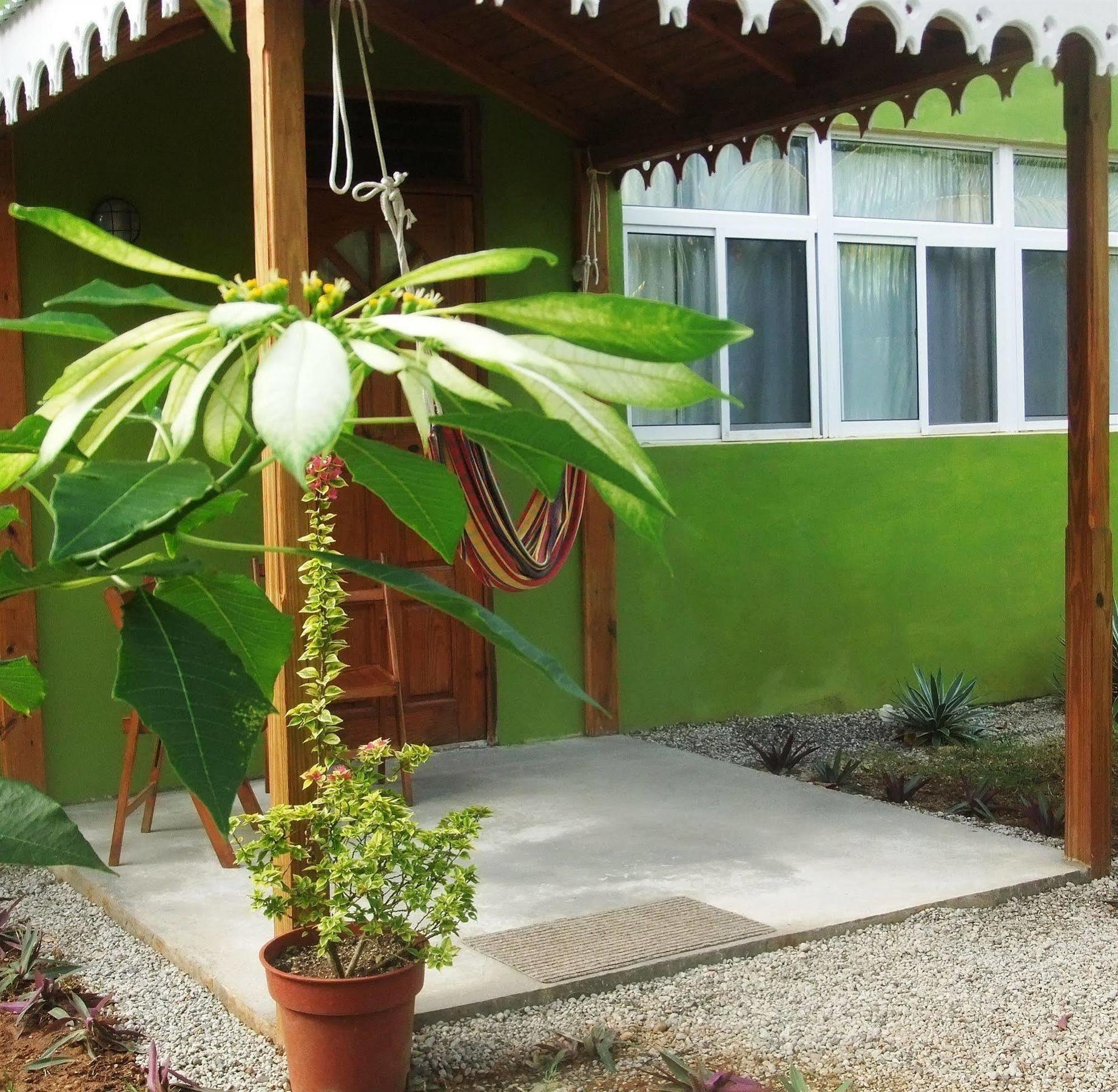 Serenity Lodges Dominica Marigot 외부 사진