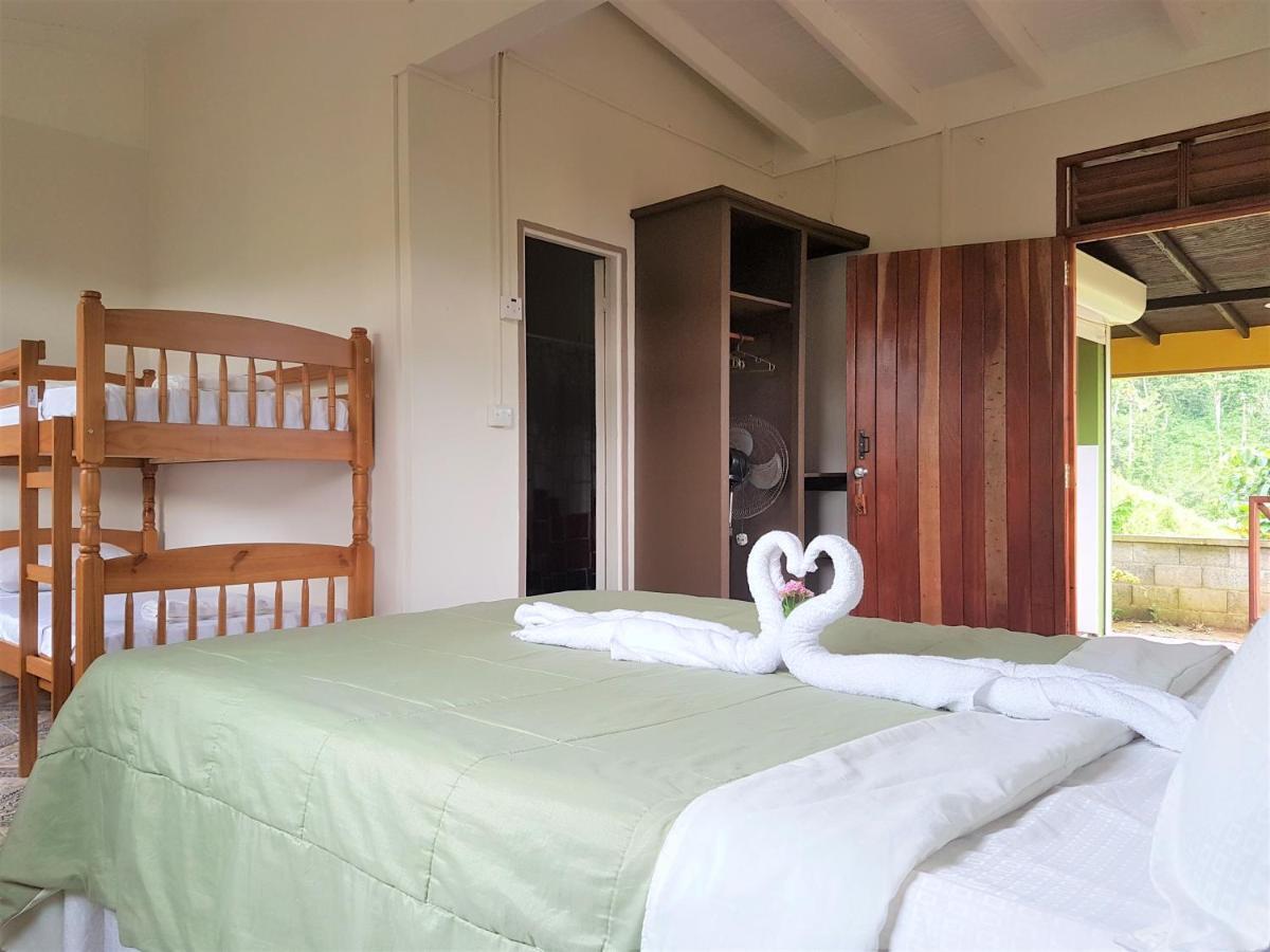 Serenity Lodges Dominica Marigot 외부 사진